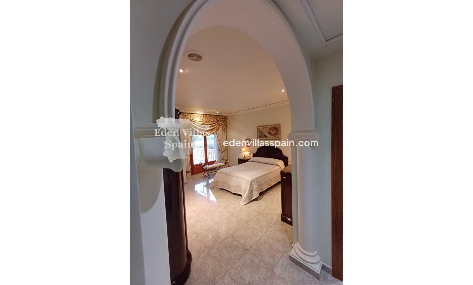 Segunda Mano - Chalet independiente - Santa Pola