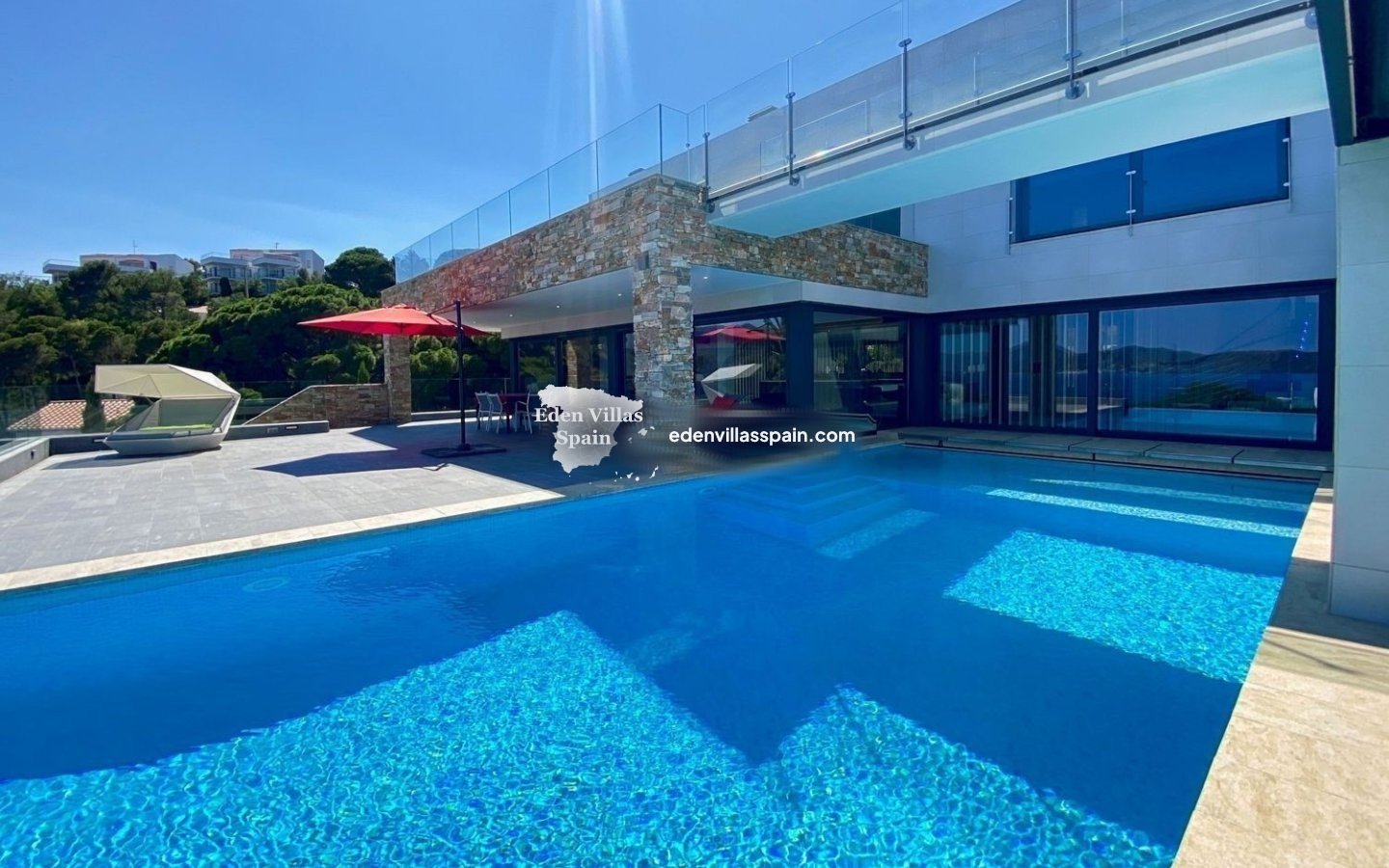 Segunda Mano - Villa costera - Grifeu