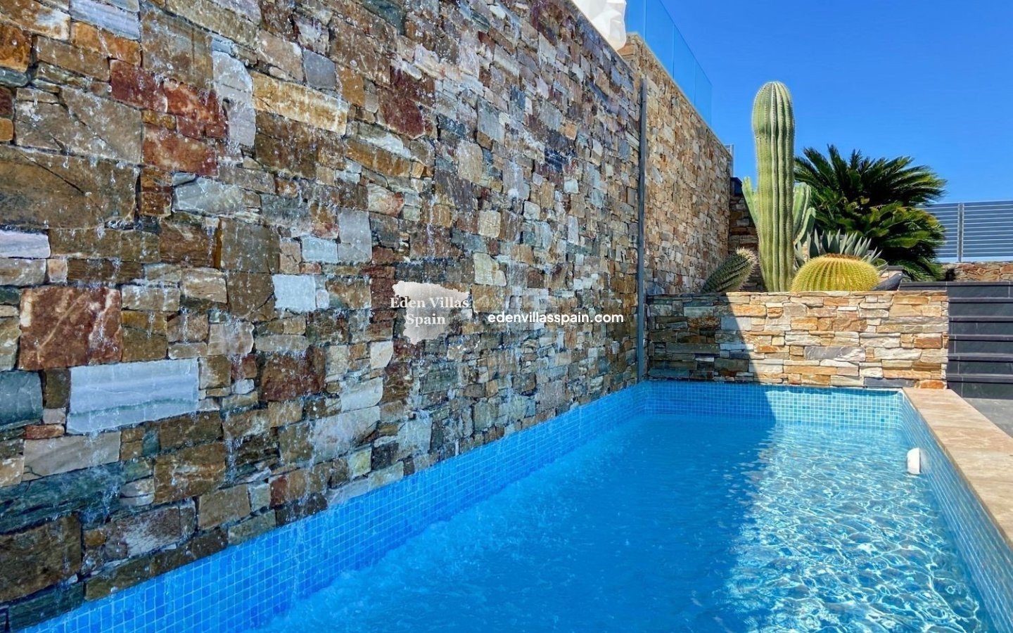 Segunda Mano - Villa costera - Grifeu