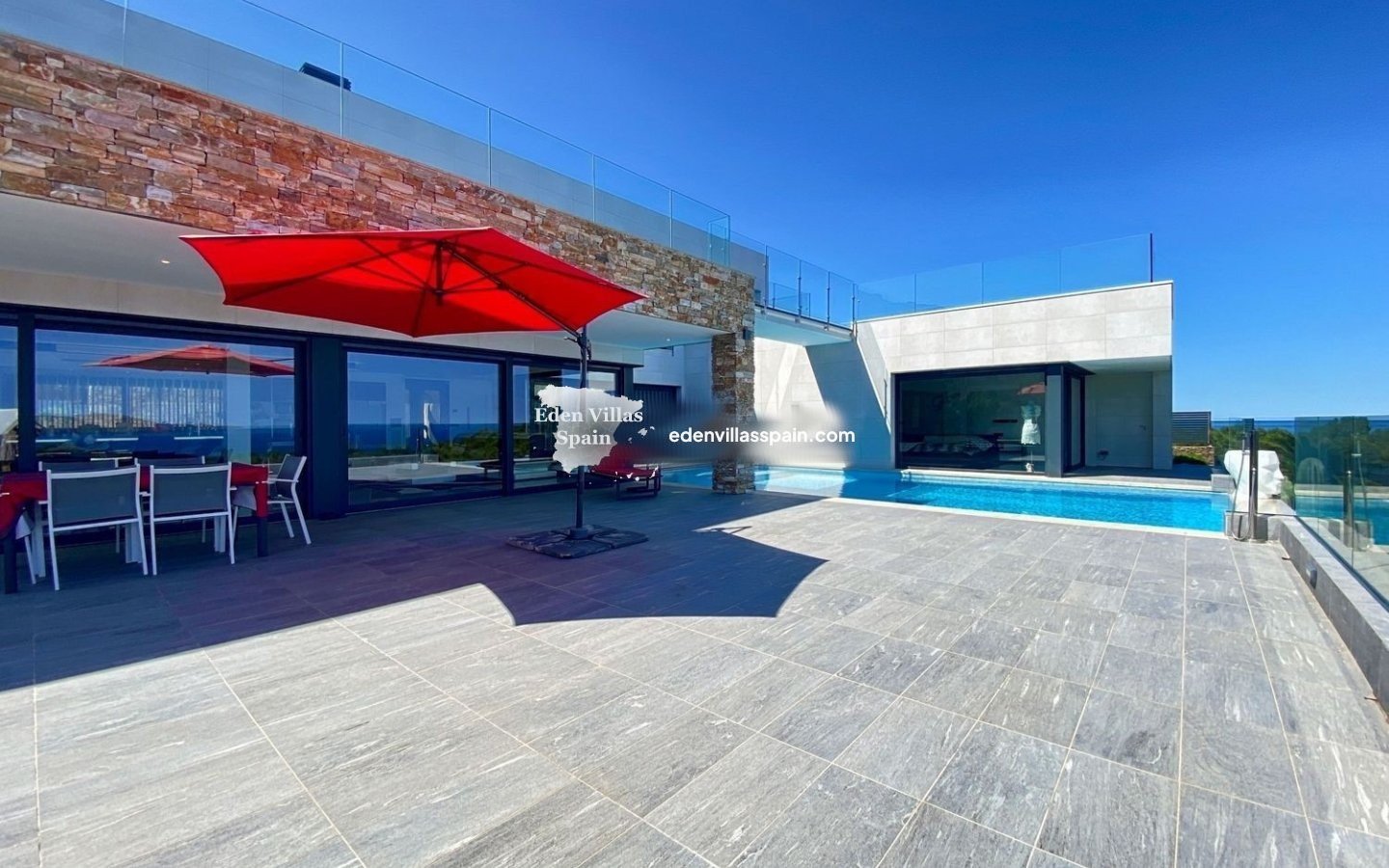 Segunda Mano - Villa costera - Grifeu