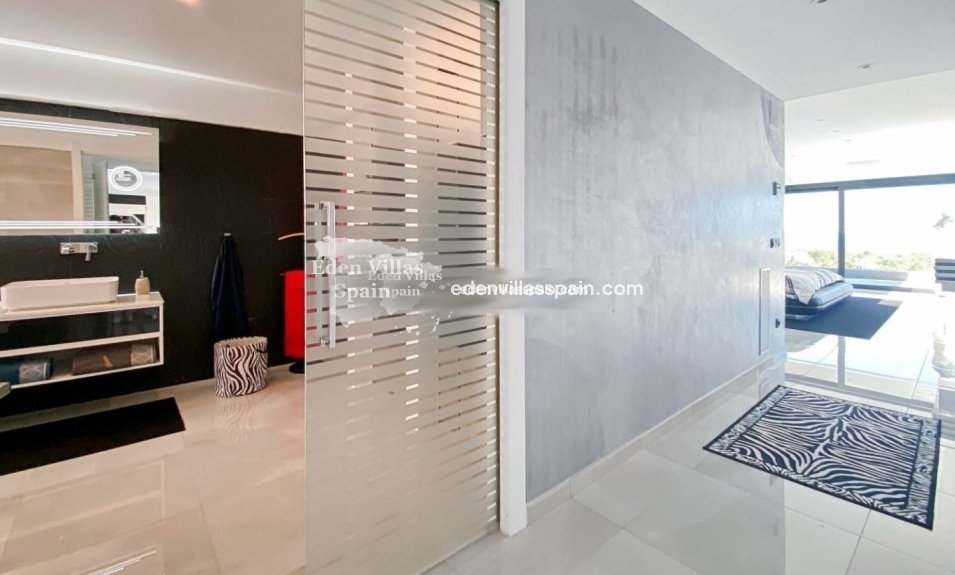 Segunda Mano - Villa costera - Grifeu