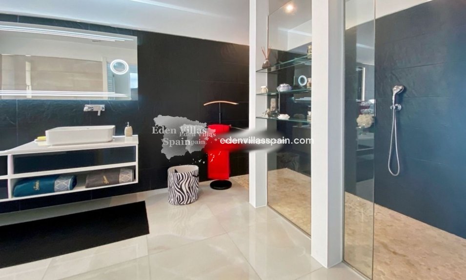 Segunda Mano - Villa costera - Grifeu