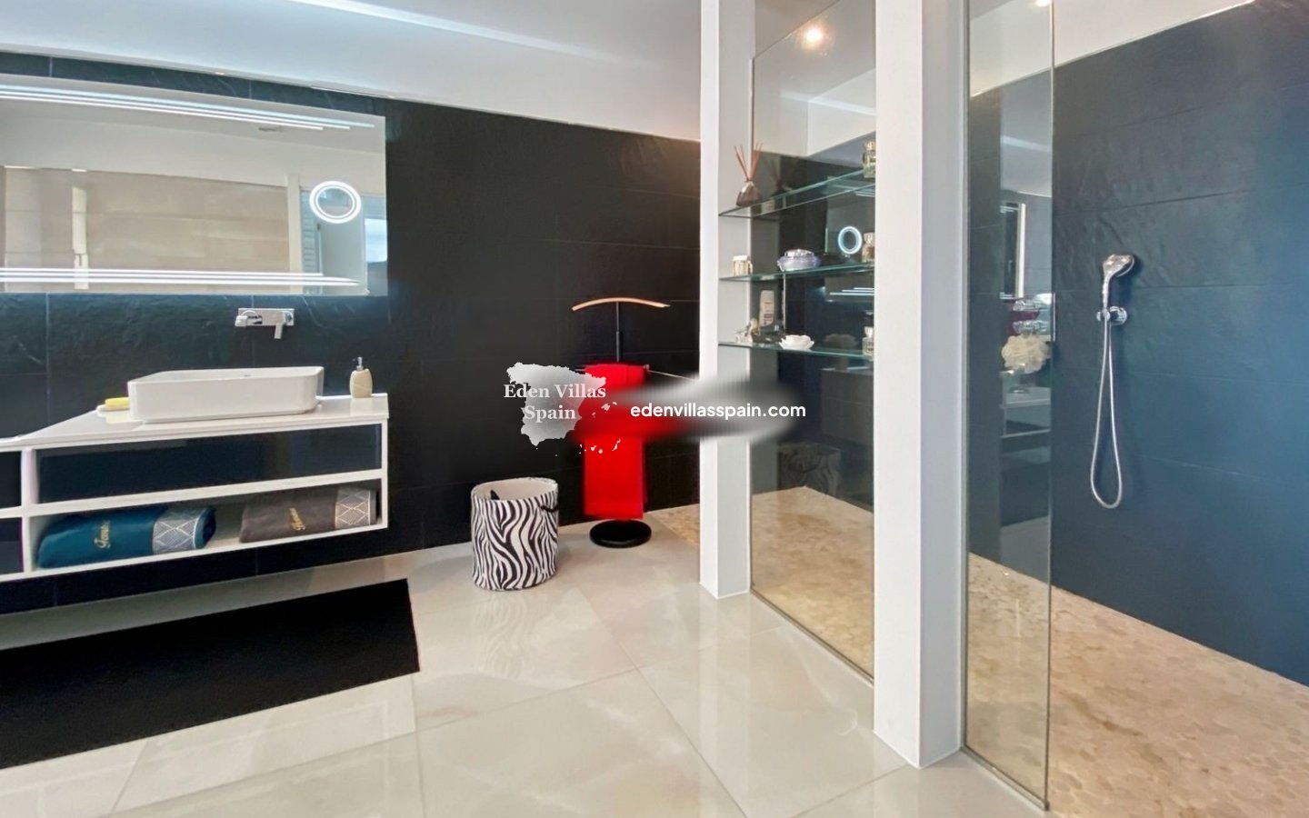 Segunda Mano - Villa costera - Grifeu