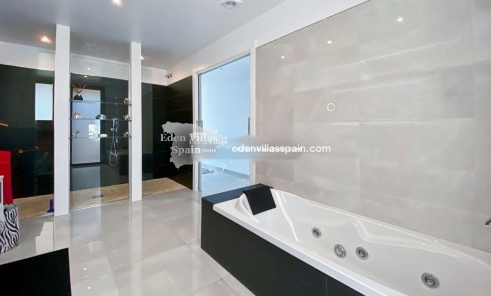 Segunda Mano - Villa costera - Grifeu