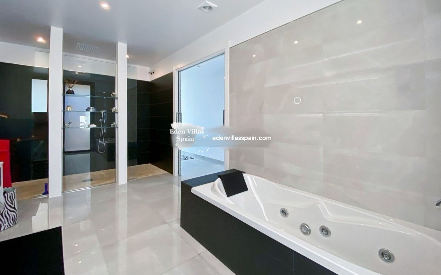 Segunda Mano - Villa costera - Grifeu