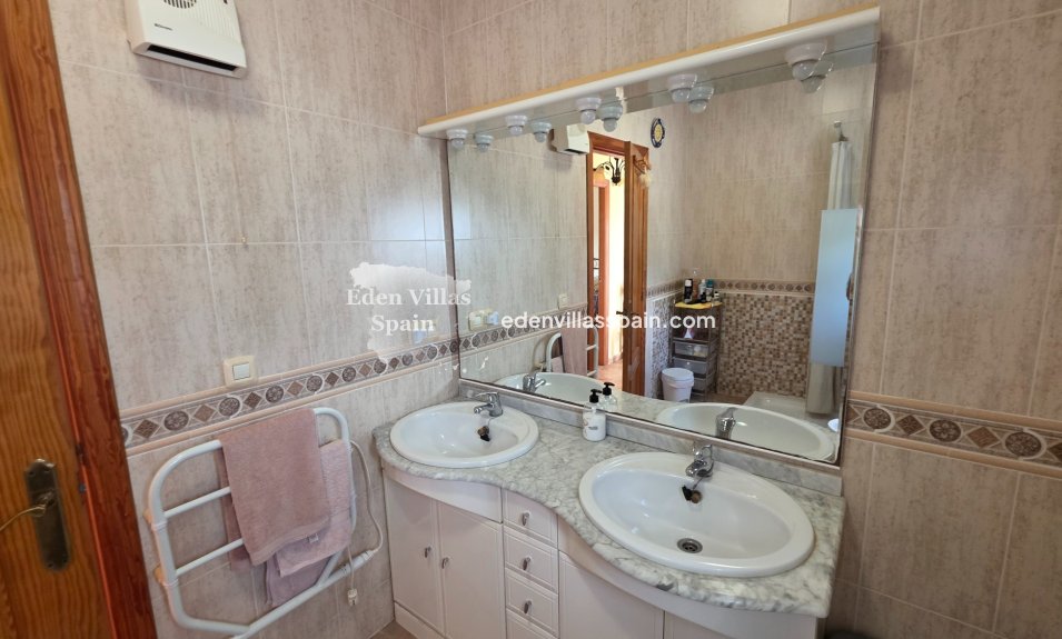 Segunda Mano - Villa costera - La Marina