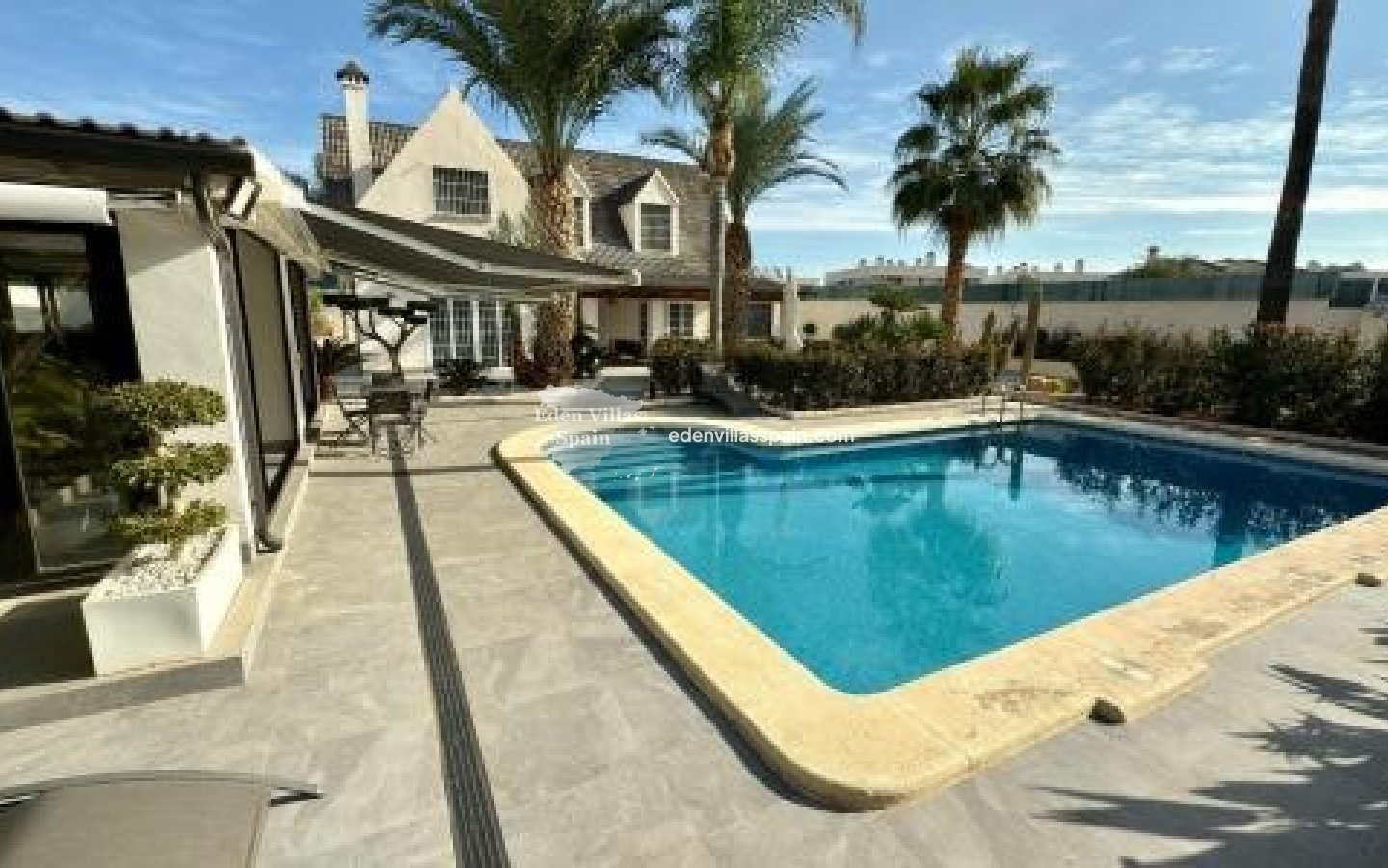 Segunda Mano - Villa costera - San Juan