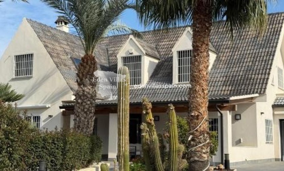 Segunda Mano - Villa costera - San Juan