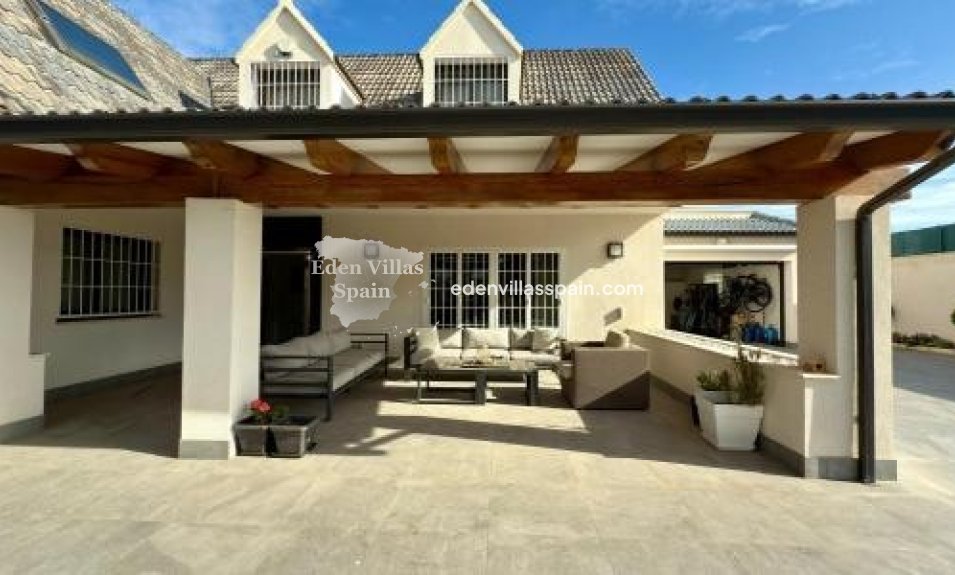 Segunda Mano - Villa costera - San Juan