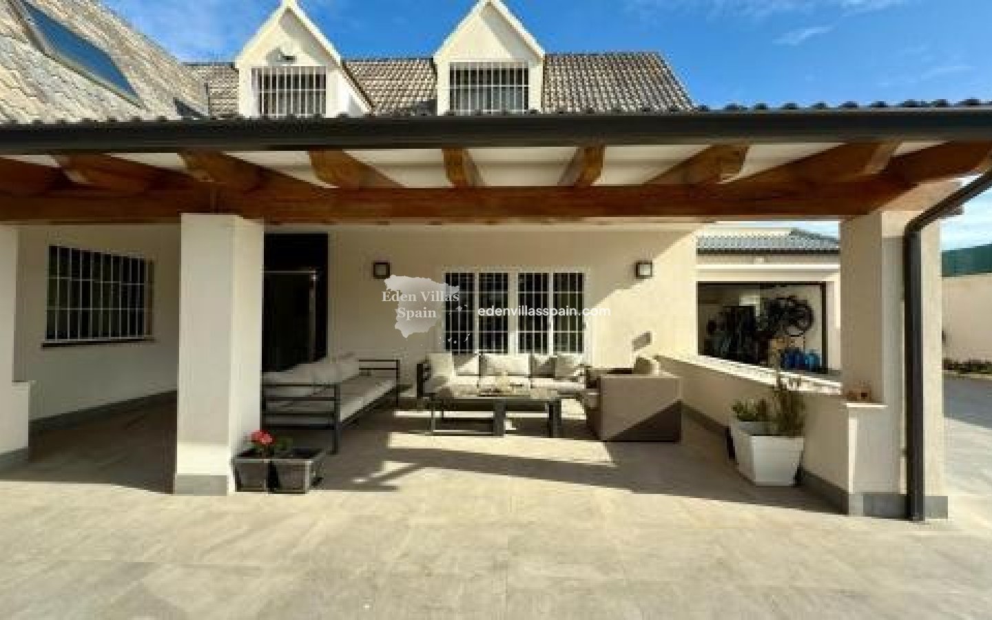 Segunda Mano - Villa costera - San Juan