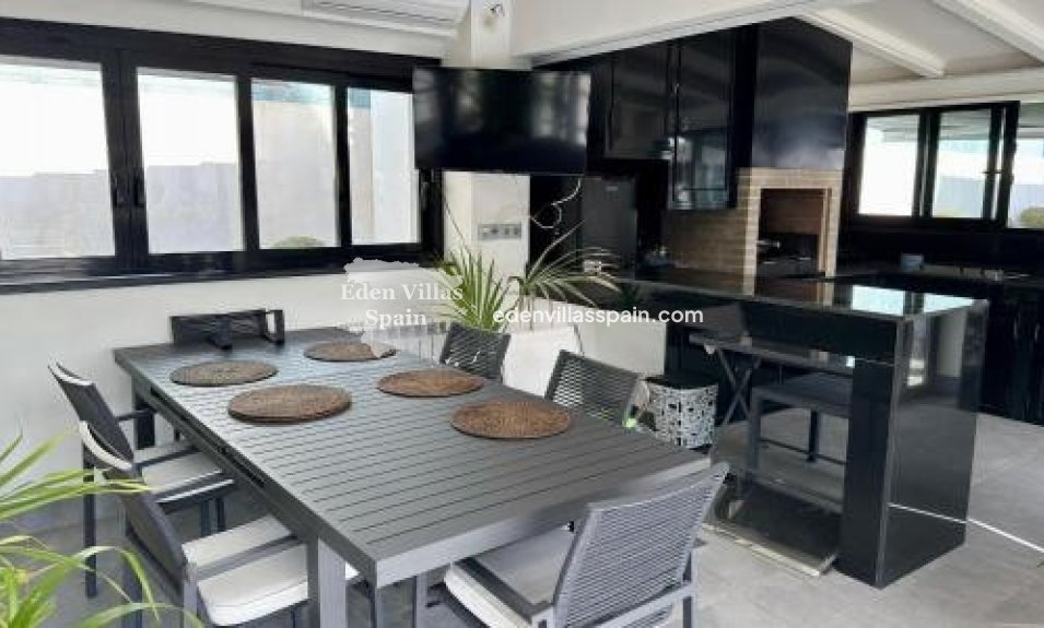 Segunda Mano - Villa costera - San Juan