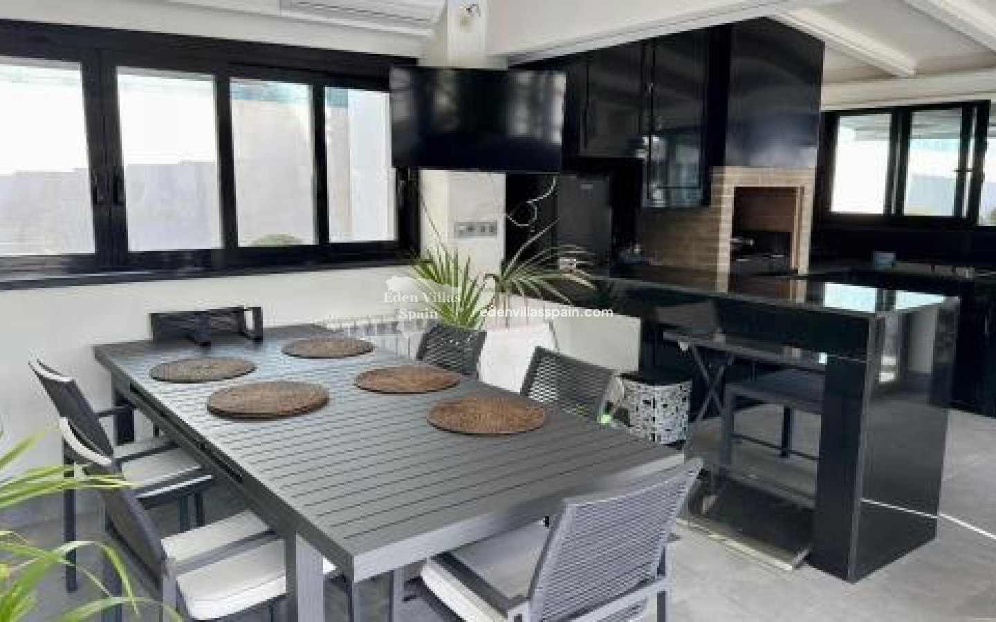 Segunda Mano - Villa costera - San Juan