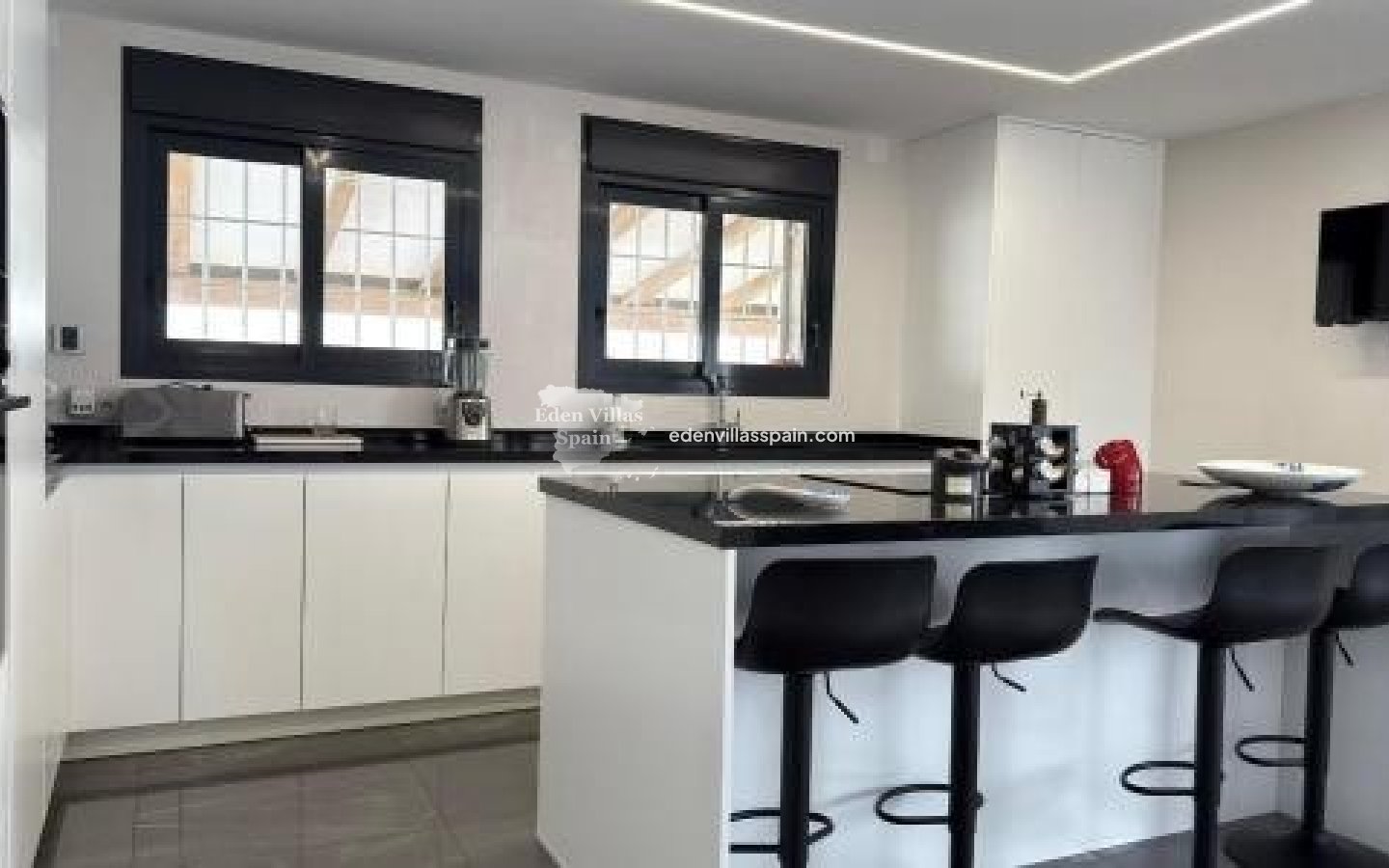 Segunda Mano - Villa costera - San Juan