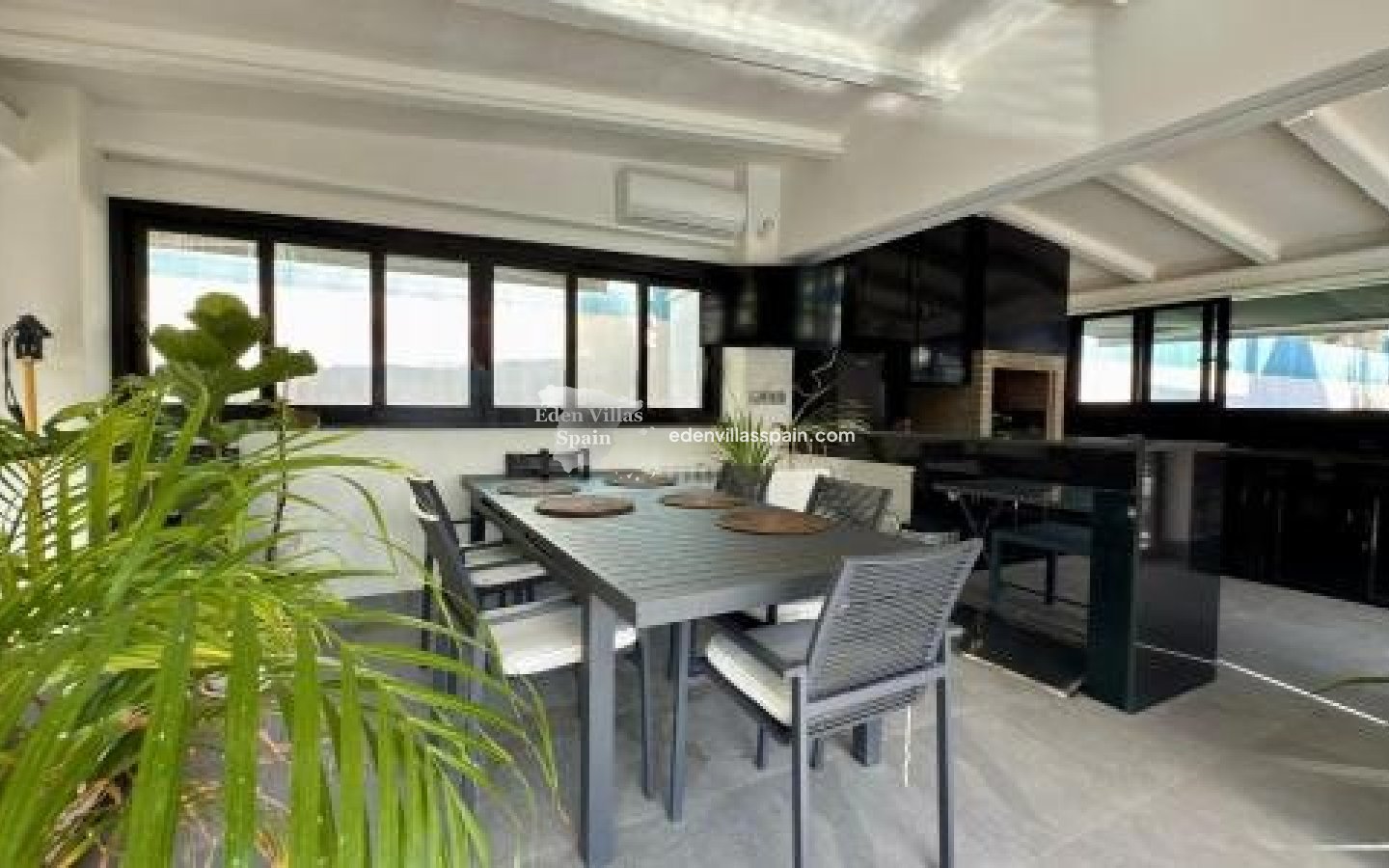 Segunda Mano - Villa costera - San Juan