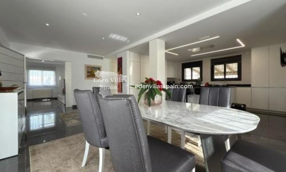 Segunda Mano - Villa costera - San Juan