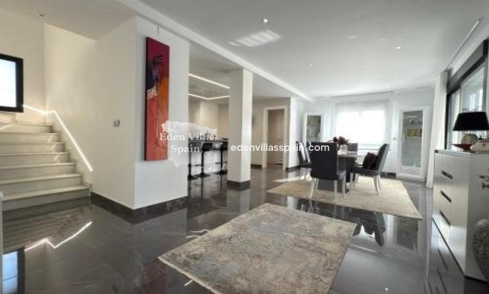 Segunda Mano - Villa costera - San Juan