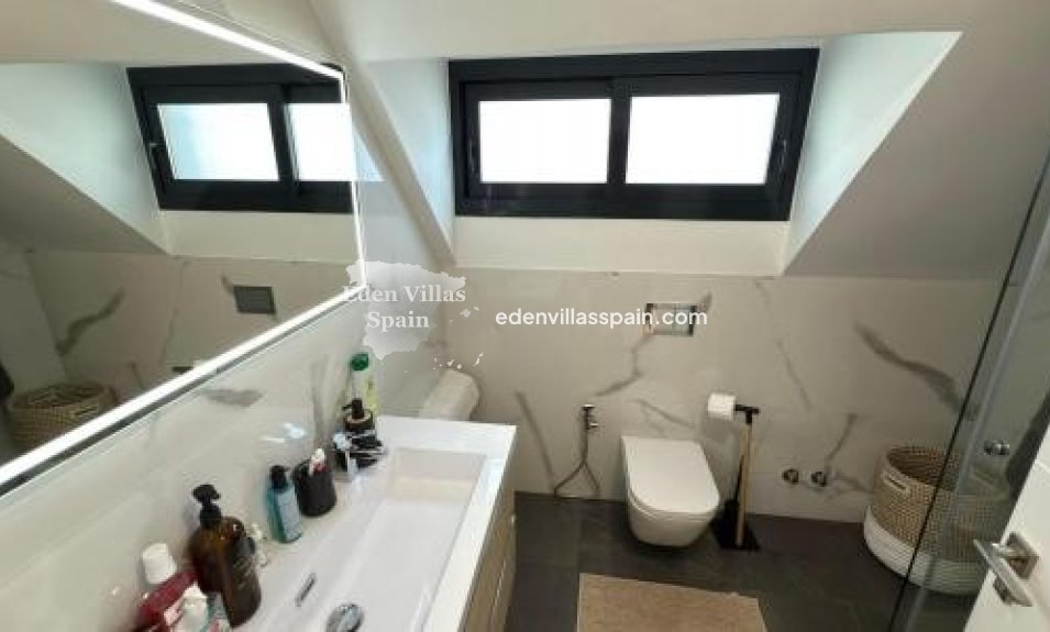 Segunda Mano - Villa costera - San Juan