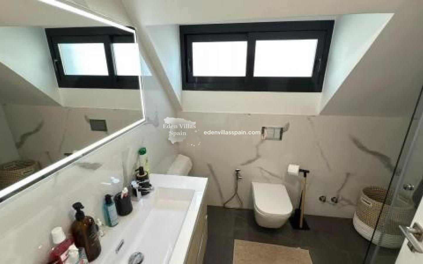 Segunda Mano - Villa costera - San Juan