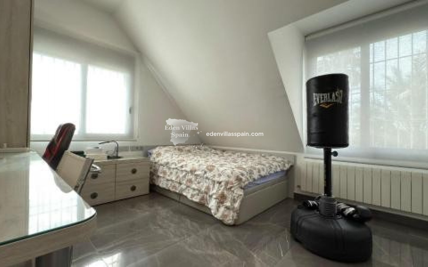 Segunda Mano - Villa costera - San Juan