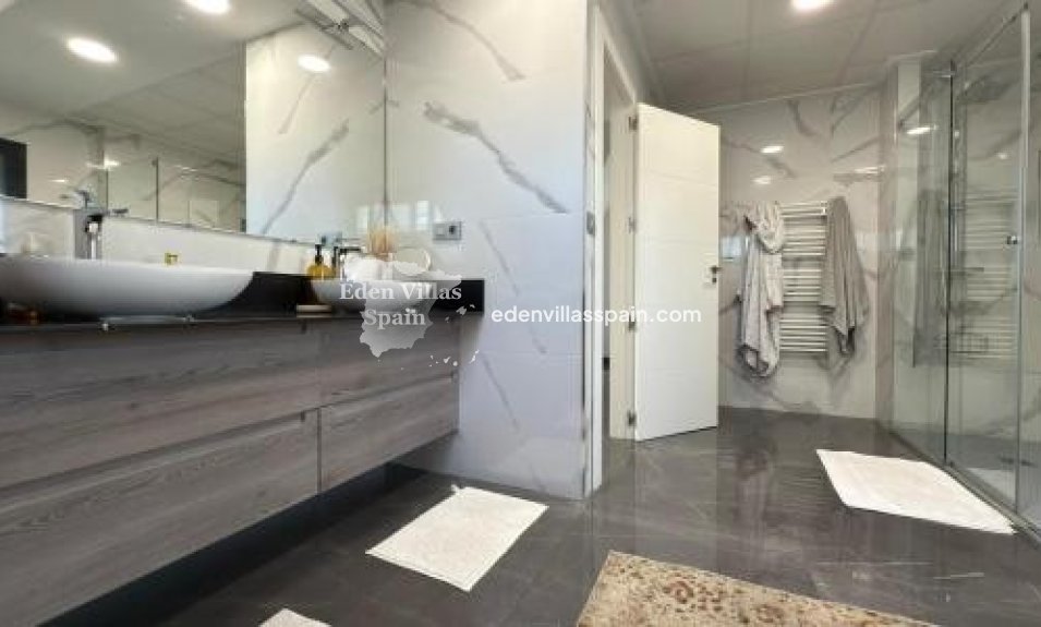 Segunda Mano - Villa costera - San Juan