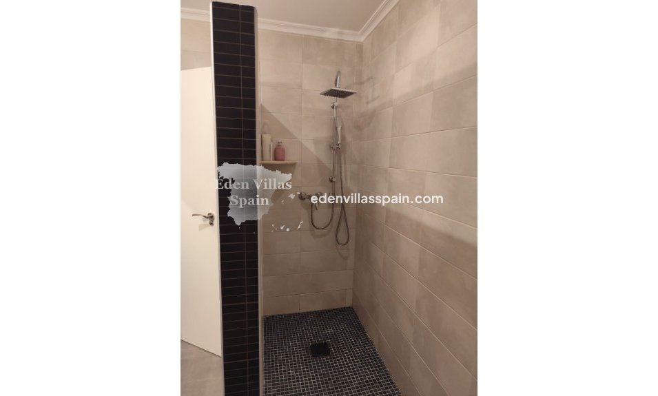 Wederverkoop - Urbanisatie vrijstaande villa - La Marina