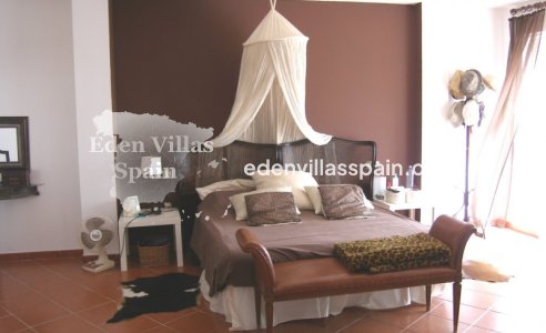 Segunda Mano - Casa de campo - Alicante