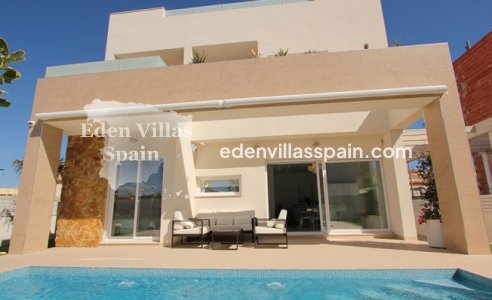 Obra Nueva - Villa costera - Torrevieja