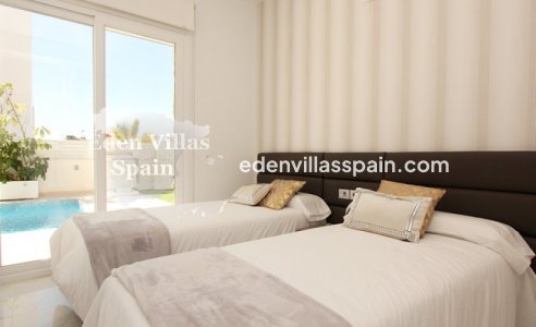 Obra Nueva - Villa costera - Torrevieja