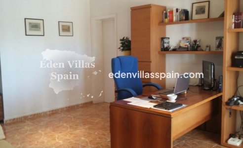 Wederverkoop - Landhuis - Daya Nueva