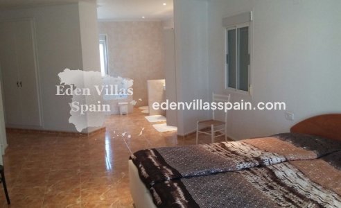 Wederverkoop - Landhuis - Daya Nueva