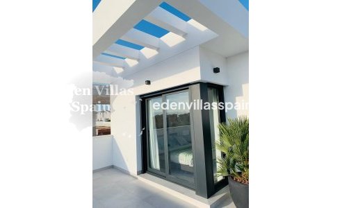 Obra Nueva - Villa a estrenar - La Marina