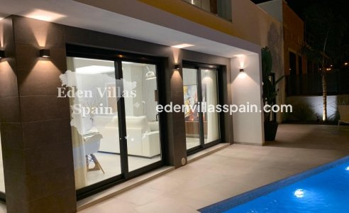 Obra Nueva - Villa a estrenar - La Marina