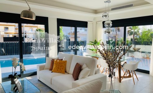 Obra Nueva - Villa a estrenar - La Marina