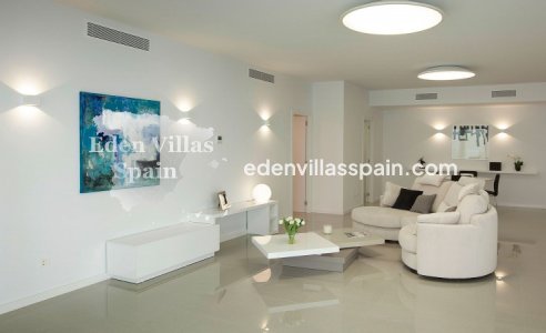 Nieuwbouw - Gloednieuwe villa - Guardamar del Segura