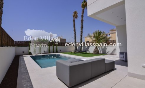 Obra Nueva - Villa a estrenar - La Marina