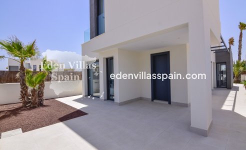 Obra Nueva - Villa a estrenar - La Marina