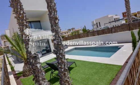 Obra Nueva - Villa a estrenar - La Marina