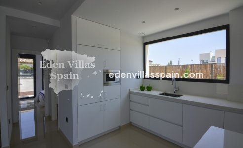 Obra Nueva - Villa a estrenar - La Marina