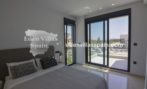 Obra Nueva - Villa a estrenar - La Marina