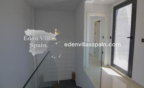 Obra Nueva - Villa a estrenar - La Marina
