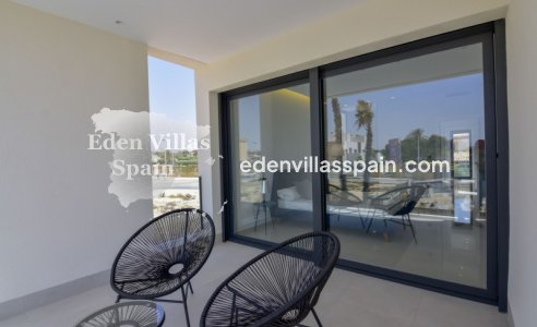 Obra Nueva - Villa a estrenar - La Marina