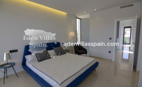 Obra Nueva - Villa a estrenar - La Marina