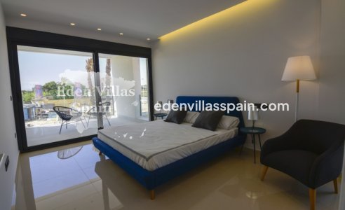 Obra Nueva - Villa a estrenar - La Marina