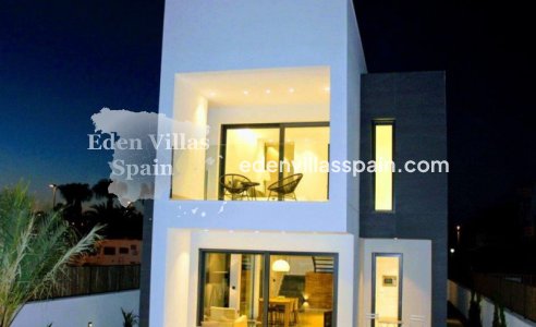 Obra Nueva - Villa a estrenar - La Marina