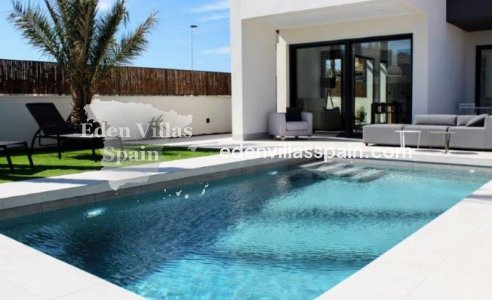 Obra Nueva - Villa a estrenar - La Marina