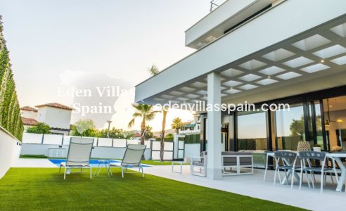 Obra Nueva - Villa a estrenar - Finestrat