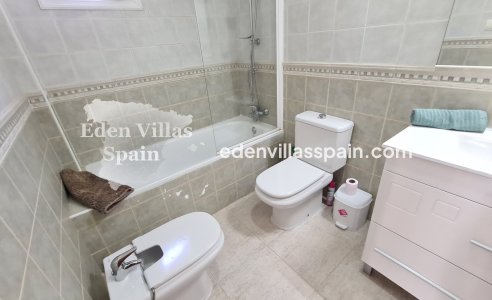 Resale - Urbanisation detached Villa - La Marina