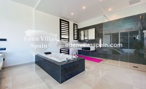 Segunda Mano - Villa costera - Grifeu