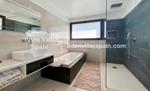 Segunda Mano - Villa costera - Grifeu