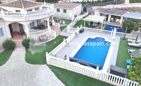 Immobilien Zweiter Hand - Villa an der Küste - La Marina